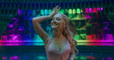 Ariana Grande Bids Emotional Farewell to Wicked's Glinda
