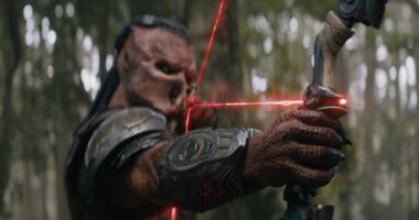 Badlands Director Explains Distant Future Setting In Alien & Predator Timelines