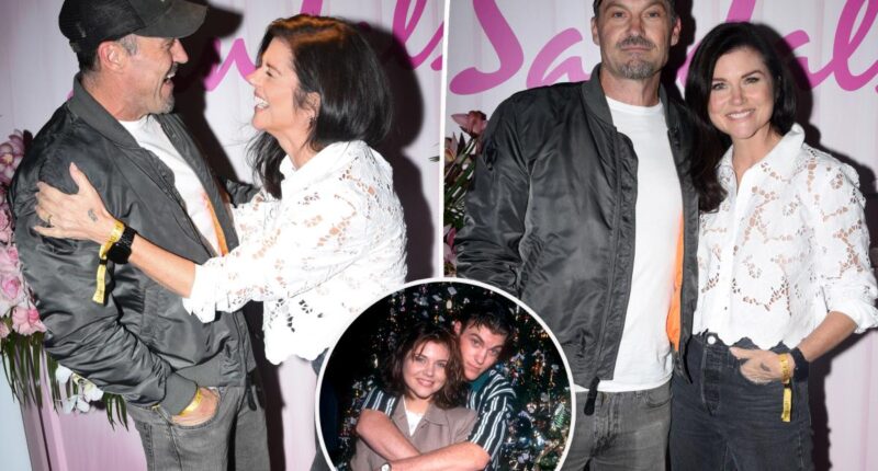 'Beverly Hills, 90210' stars Brian Austin Green, Tiffani Thiessen reunite 30 years after split