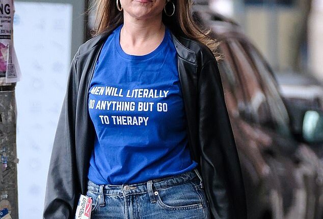 Bill de Blasio's ex-girlfriend Nomiki Konst was captured by the Daily Mail wearing a T-shirt Thursday that read: 'Men will literally do anything but go to therapy'