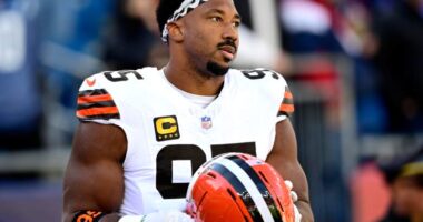 Browns Star Myles Garrett Makes Feelings Clear on Dillon Gabriel-Led Offense