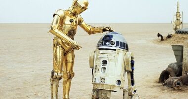 In Star Wars, C-3PO's silver leg often reflects the surroundings to make it look more golden (such as the desert scenes on Tatooine)