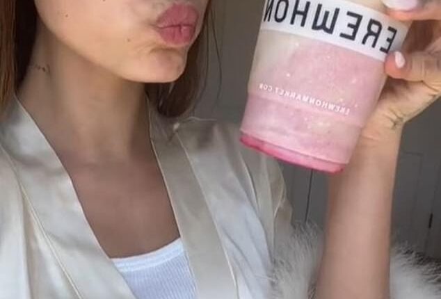 Even though the relationship between Bieber and her smoothie at Erewhon appears to have ended, customers are still asking for the 'Hailey Bieber Smoothie', a staff member said