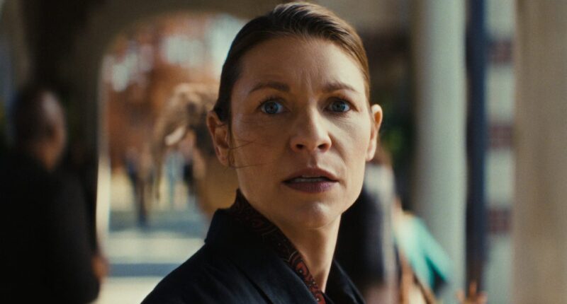 THE BEAST IN ME. Claire Danes as Aggie Wiggs in Episode 103 of The Beast in Me. Cr. Courtesy of Netflix © 2025