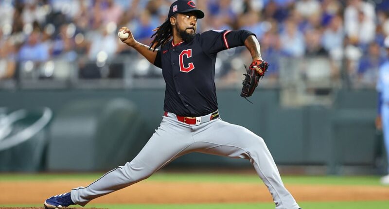 Celebrity Net Worth logo