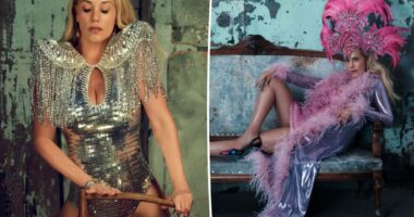 Elizabeth Berkley is a showgirl again for new Betsey Johnson campaign