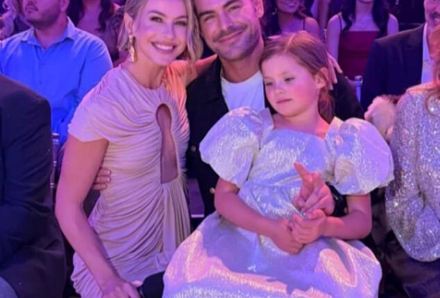 Zac Efron sent social media into a frenzy while sitting in the Dancing With the Stars audience and viewers couldn't stop talking about how good his face looked