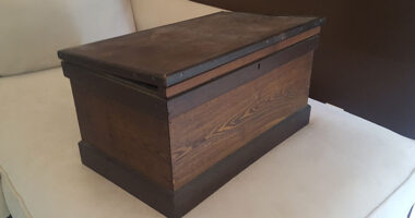 Girl Finds Old Box In Grandpa’s Closet