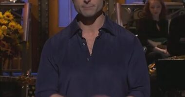 Glen Powell revealed the cruel words he once received from Lorne Michaels as the Hollywood actor made his SNL hosting debut