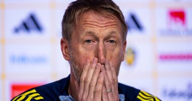 Graham Potter delivers disappointing Alexander Isak injury verdict - after Liverpool's £125million striker warmed the bench in Man City defeat