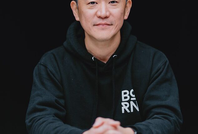 After smoking the death bowl, Kang didn't sleep for a full 10 days