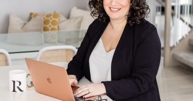 Renee Houtstra , from Edmonton, Canada , has spent years working with millionaires and high-performing entrepreneurs, helping them overcome limiting beliefs and thinking patterns