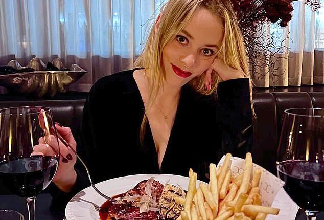 Italian waitress Alice, who's living in Australia, has revealed the 'annoying' thing she noticed diners do when splitting the bill at restaurants