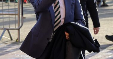 Interim boss Martin O'Neill will wave farewell to Celtic fans for the final time at Easter Road