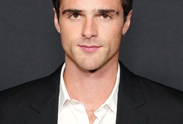 Despite being one of Hollywood's most popular young stars, fans think Jacob Elordi could improve on one thing - his handwriting