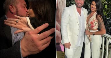 Jon Gosselin marries Stephanie Lebo with two of his children in attendance