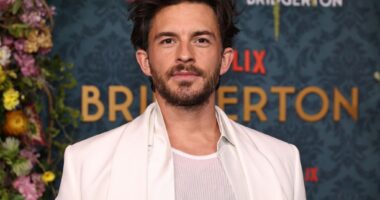 Jonathan Bailey Net Worth