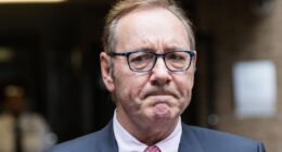 Celebrity Net Worth logo