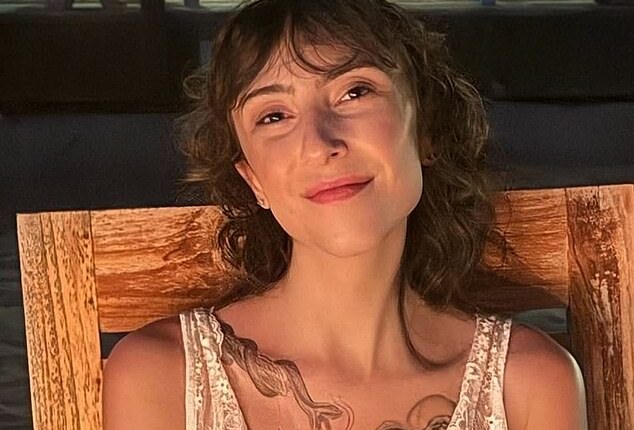 Draven Bennington, the transgender child of Linkin Park’s late frontman Chester Bennington, said farewell to her former self in a viral social media post