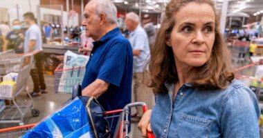 Low inflation doesn’t help Americans if they still can’t afford to buy things