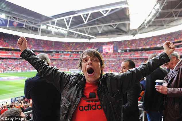 Lifelong Man United fan and Stone Roses star Gary 'Mani' Mounfield has died at the age of 63