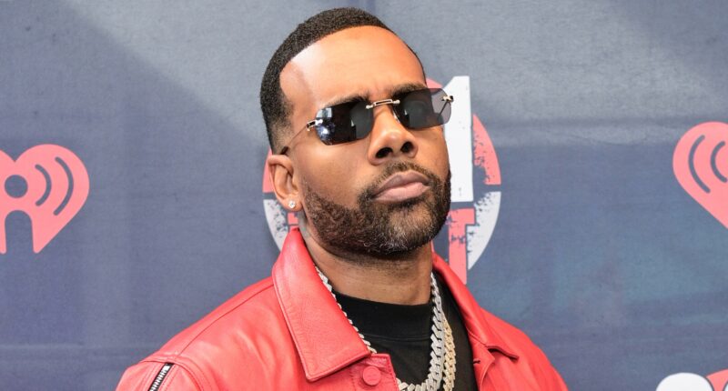 Doing TOO Much! Mario Seemingly Checks Fan Who Grabbed His Private Area During Recent Performance (VIDEO)