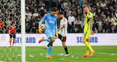 Former Manchester City goalkeeper Ederson was the target of cups from the crowd in the Istanbul derby at the weekend