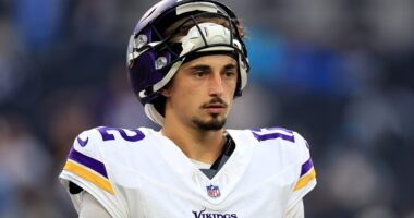 NFL Scout Compares Vikings' Max Brosmer to $265 Million Quarterback