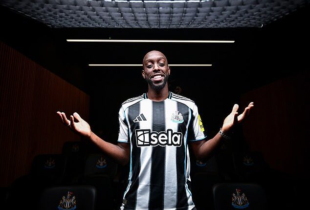 Yoane Wissa finally made it out onto the grass with his new team-mates this week in his recovery from a knee injury