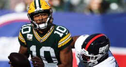 Packers Coach Swipes at Jordan Love on Week 11 Shoulder Injury