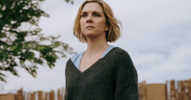 Pluribus Episodes 1 & 2 Recap & Ending Explained