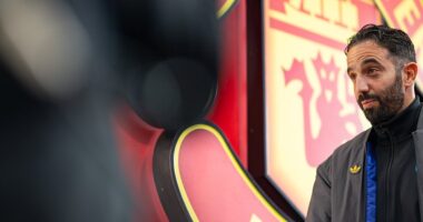 Premier League LIVE: Latest score, team news and updates from the 3pm games featuring Nottingham Forest vs Man United and Burnley vs Arsenal