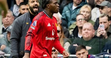 Patrick Dorgu looks anxious every time he touches the ball, according to Ruben Amorim (left)