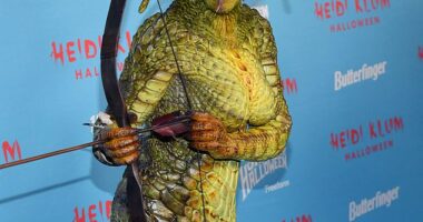 This year, she was dressed as Medusa from Clash of the Titans, as she looked completely unrecognizable in a green, head-to-toe snakeskin look and wild headpiece with rattlesnakes coming out of her head