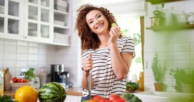 Stick to a calorie deficit to slow down brain ageing, say scientists