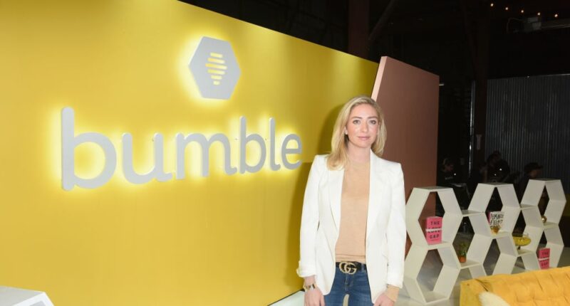 Celebrity Net Worth logo