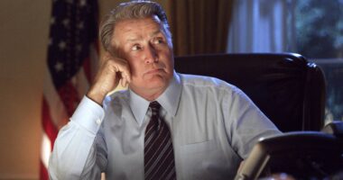 The West Wing Creator John Wells Sets New Political Drama The Aisle At Netflix