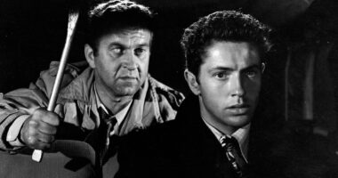 This Classic Film Noir With a 96% RT Rating Just Hit HBO Max and Is a Must-See 