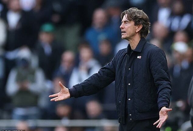 Thomas Frank was booed by Tottenham fans for taking off Xavi Simons against Man United