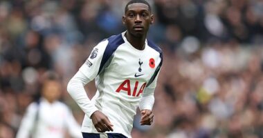 Randal Kolo Muani does not require surgery after breaking his jaw against Manchester United