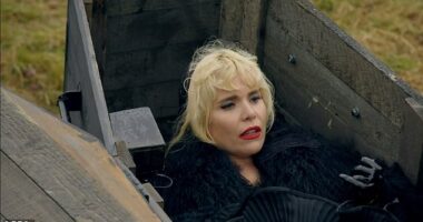 Paloma Faith and Alan Carr appeared to have finally put their feud to bed on Friday as the singer reshared a hilarious Halloween throwback clip of the pair