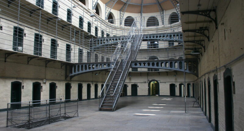 UK Accidentally Releases Migrant Prisoner Instead of Deporting Him, Again.