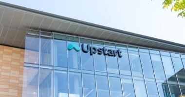 Upstart’s stock extends declines as the AI lender predicts slower growth