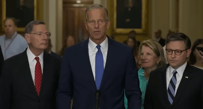 Thune and Johnson at a presser.