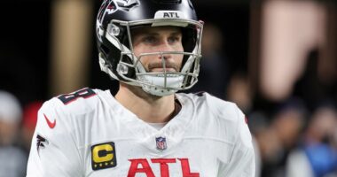 Celebrity Net Worth logo