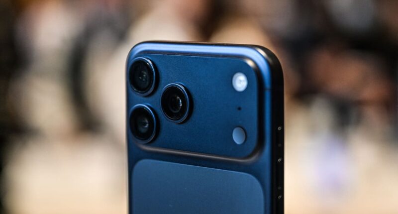 Why Apple’s stock is beating the market even as tech stocks sell off