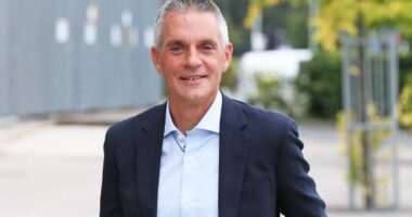 Why have Tim Davie and Deborah Turness resigned from the BBC?