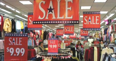 Why investors should hope this Cyber Monday is a down day for retail stocks