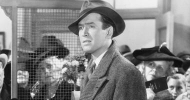 10 TV Episodes That Captured That Jimmy Stewart 'It's a Wonderful Life' Spirit, Ranked