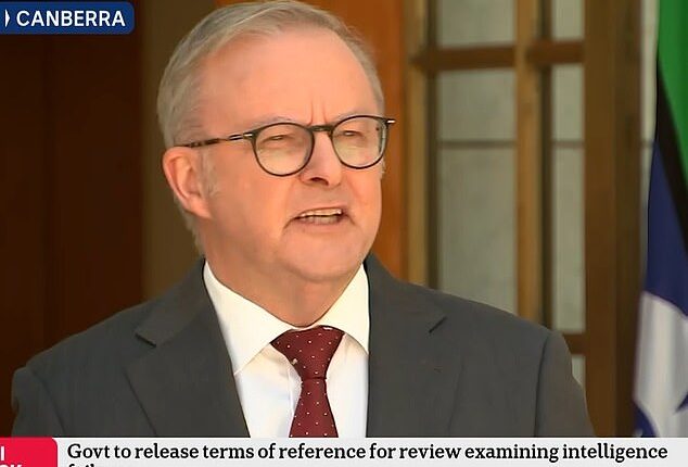 Anthony Albanese defends decision to not launch a Royal Commission into the Bondi Beach terrorist attack